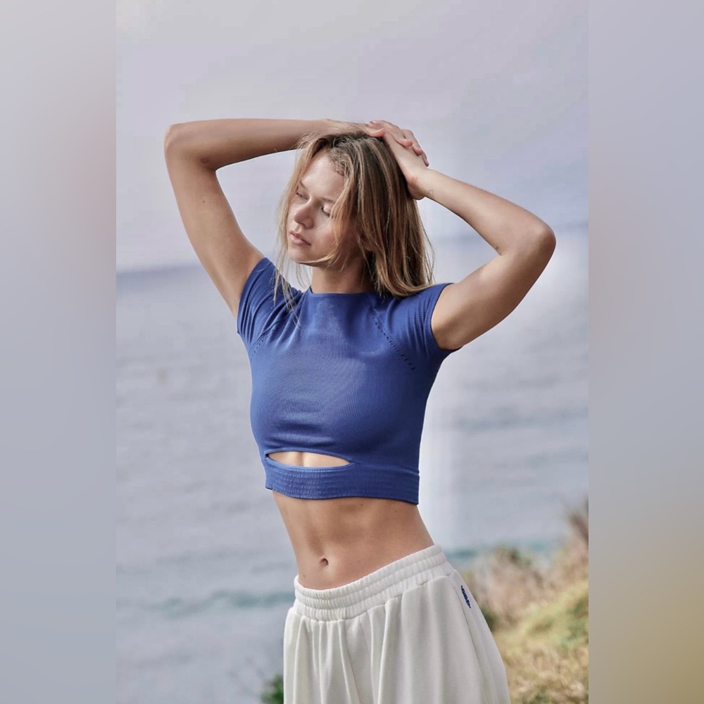 FREE PEOPLE Movement Cut It out Short Sleeve